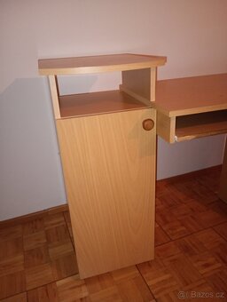 Darujeme kancelářský počítačový stůl - 2