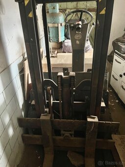 Vysokozdvižný vozík - 2