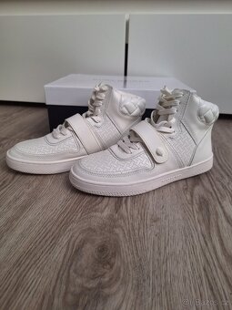 Nove kozene kotnikove tenisky Kurt Geiger 38 - 2