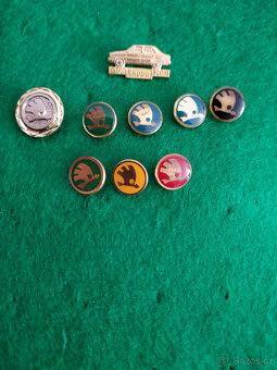 Různé staré odznaky - 2