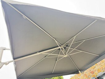 Slunečník 3x3 m, nastavitelný. 2 kusy. - 2