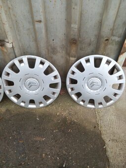 Poklice "15"orig. Citroen,sada 400kc - 2