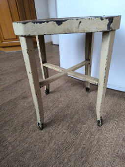 Stará židle, stolička,štokrle,židlička rok 1900-1930,zdobená - 2