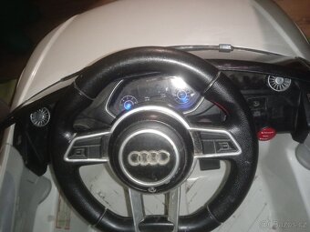 Dětské elektrické auto Audi - 2