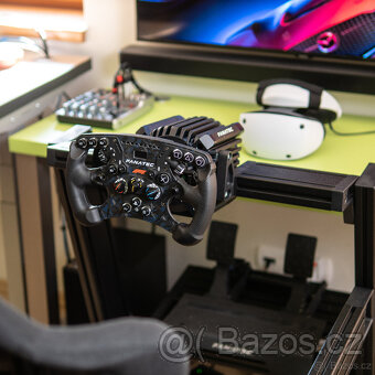 Závodní cockpit na míru - 2