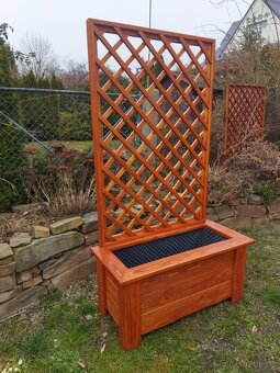 Truhlík pro popínavé rostliny. - 2