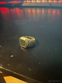 Starožitný zlatý prsten s českým onyxem - 2