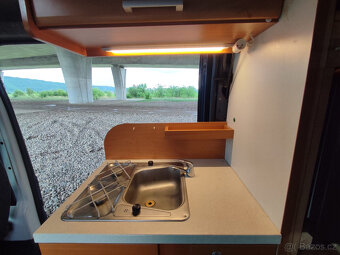 Obytný Peugeot Boxer L3H2, klima, tažné, 3 místa - 2