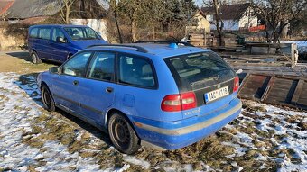 Volvo v40 - 2