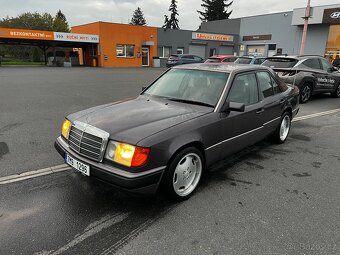 Mercedes-Benz E200 - 2