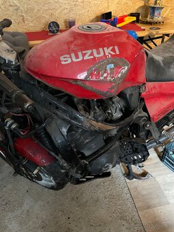 Suzuki 600F - 2