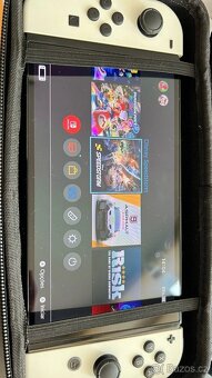 Prodám Nintendo Switch OLED + 3hry - 2