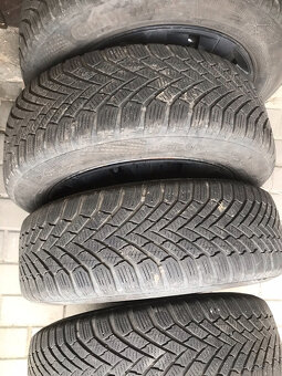 Prodám zimní pneu Continental 185/60 R15 obutá na plechových - 2