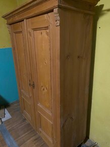 Starožitná skříň - 2