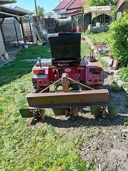 Malotraktor+nahrnovaci/vyoravaci pluh - 2