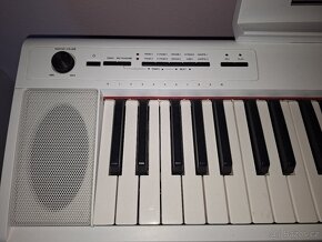 Prodám digitální piano Yamaha NP-15 Piaggero - 2