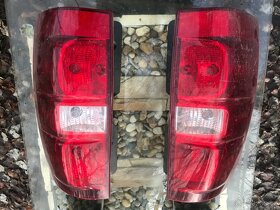 Predám zadné svetlá Chevrolet Suburban, Tahoe - 2