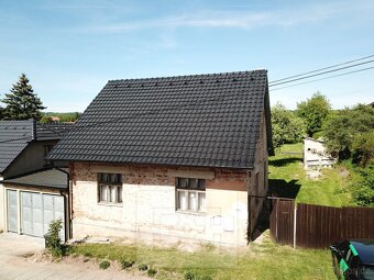 Rodinný dům na parcele o ploše 2248m2 v obci Krupá v okrese - 2