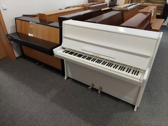 pianino PETROF - bílý lak po celkové opravě možnost pronájmu - 2