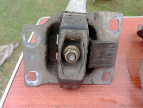Ford Focus mk1 - držáky/silenbloky motoru a převodovky - 2