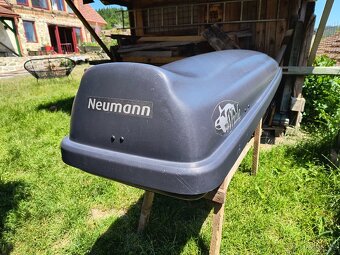 Střešní box, „rakev“ značky Neumann Whale 270 l - 2