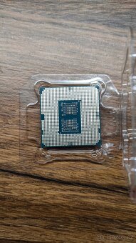 Intel Core i7-10700KF - 2