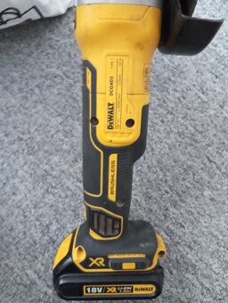 Aku bruska DeWALT - 2