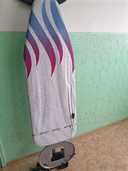 NOVÉ žehlící prkno Vileda Reflect se zásuvkou - 2