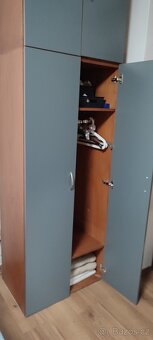Dřevěná šatní skříň s nástavcem - 2