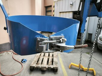 Otočné kleště na sudy - 2