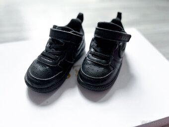 Dětské boty Nike Court - vel. 23,5 - 2
