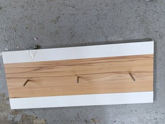 Nové zabalené věšáky. - 2