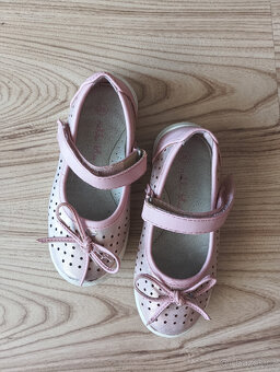 Dívčí boty, papuče, sandály - 2