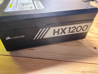 Corsair HX1200 - plně modulární zdroj - 2