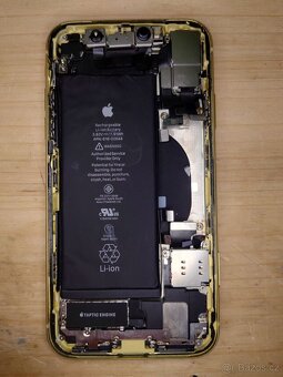 iPhone 11 Yellow Díly - 2