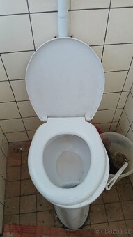 Splachovací záchod. - 2