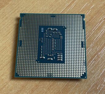 CPU Intel i3-8100 - 2