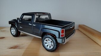 Hummer H3T 1:18 Hotwheels - 2