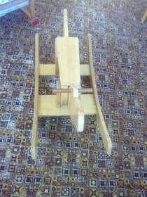 dřevěný houpací dráček - 2