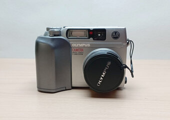 Olympus C-4000 Zoom - 2