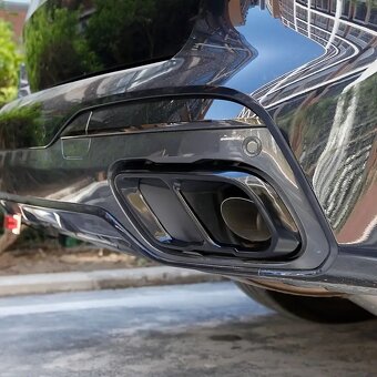 černé koncovky na výfuky BMW G05, G06, G07 - 2