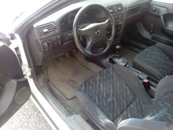Opel Calibra - 2,0i 16V 85kw - náhradní díly - 2