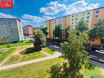 Prodej prostorného bytu 4+1, po rekonstrukci v Teplicích - 2