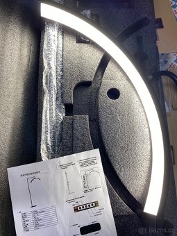 Luxus led kosmetická lampa 3 svítivosti s dálkou - 2