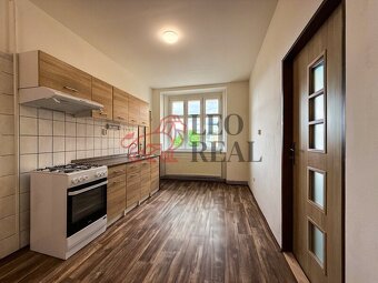 Pronájem velkého bytu 2+1 67 m2, ul. Alejní, Teplice - centr - 2