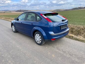 Ford Focus 1.4i - 2