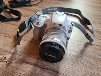 Zrcadlovka Canon 200D - 2