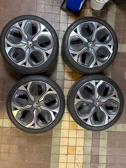 Alu r19 Octavia IV 225/40/19 - 2