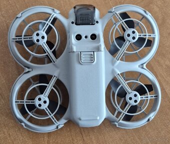 Dron dji neo - 2