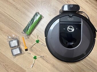 Robotický vysavač iRobot Roomba i7 - 2